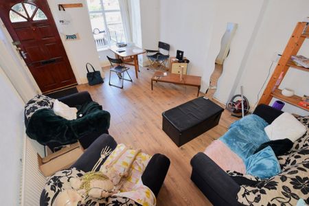 2 bedroom House in Brudenell Street, Leeds - Photo 4