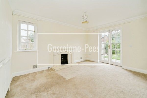 Elstead, Godalming - Photo 1