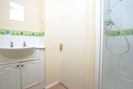 2 bedroom semi-detached house to rent - Photo 3