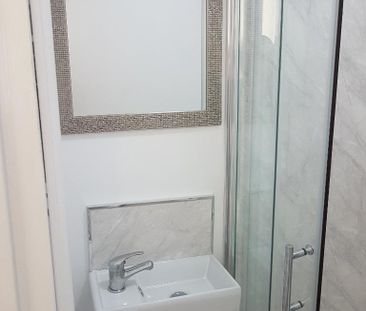 1 bedroom in a house share to rent - Photo 6