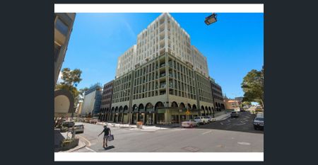 MODERN TWO BEDROOM APARTMENT IN EAST END - Photo 4