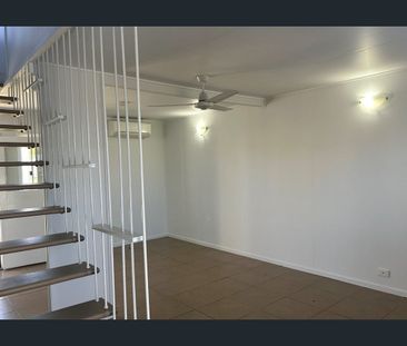 Modern Unit North Mackay - Photo 1