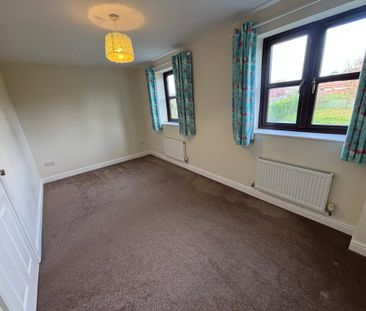 3 bedroom semi-detached to let - Photo 6