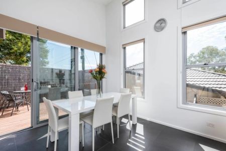 Vibrant Inner South Living - Photo 4