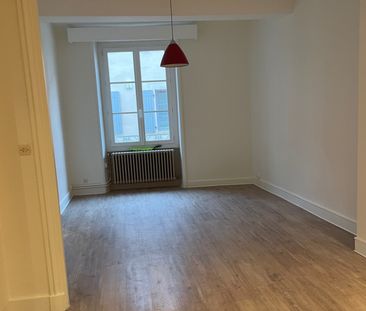 Location Appartement 5 pièces 140m² CHARLIEU 42190 - Photo 1