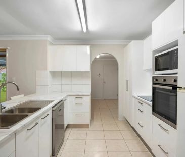 COMFORTABLE HOME WITH SPACE, CONVENIENCE AND VERSATILE LIVING IN PR... - Photo 4