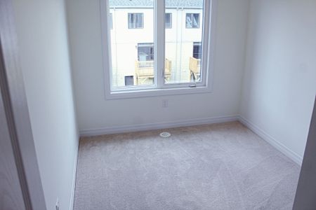 For Lease - 29 Greig Street, Brantford, Ontario - Photo 3