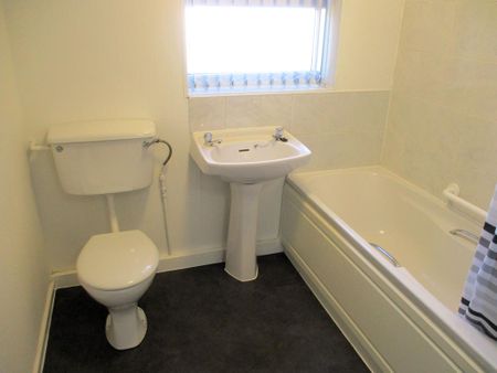 2 bedroom terraced house to rent - Photo 5
