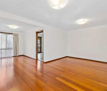 Spacious Family Home in Prime Convenient Location! - Photo 1