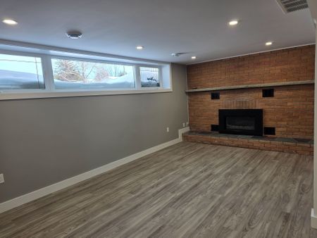 For Lease - 398 Kingsway Street Unit# Unit 2, Kincardine, Ontario - Photo 5