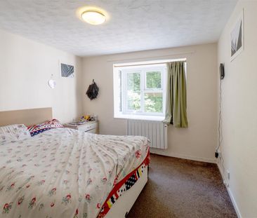 Portland Court, Stoke, Plymouth - Photo 3