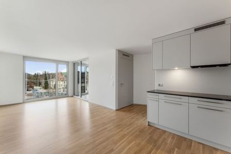 Modern apartment in a prime location near the train station - Photo 3