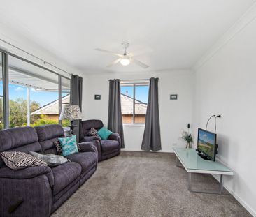 Central, Stylish & So Convenient - Your Ideal Family Home! - Photo 1