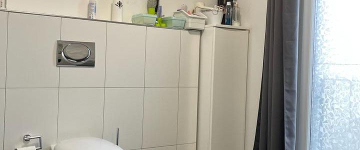 Helles, teilmöbliertes Reihenhaus mit 4,5 Zimmern, Einbauküche un - Photo 1