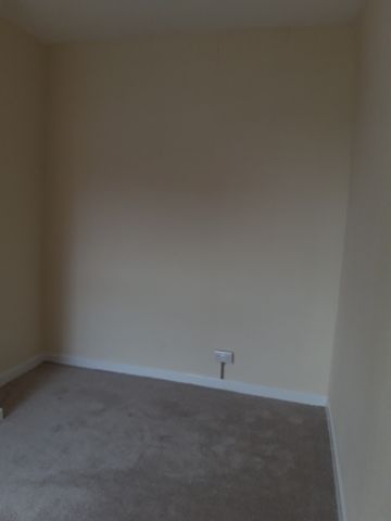 2 Bed Terraced House, Broxton Street, M40 - Photo 3