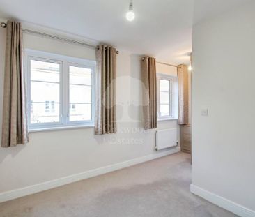 4 bedroom semi-detached house to rent - Photo 5