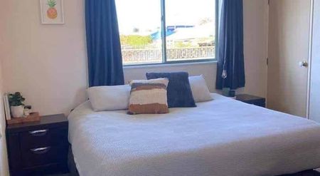 Get in quick! - Photo 4