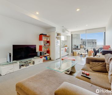 Luxury 1 Bedroom Apartment! - Photo 2