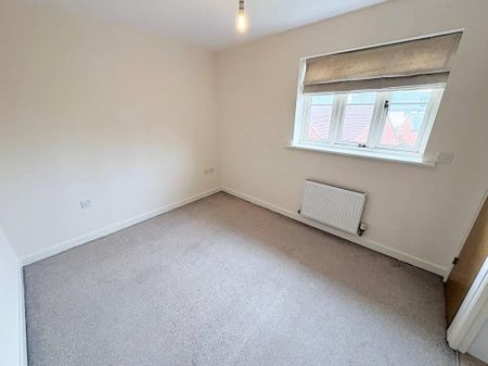 3 bedroom semi-detached house to rent - Photo 3