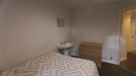 Room 5, Ground Floor Flat, Park Farm House, 103 Haxby Road - Photo 4