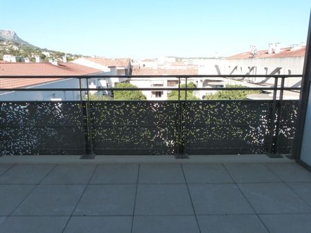 location Appartement T2 DE 39.24m² À TOULON - Photo 3