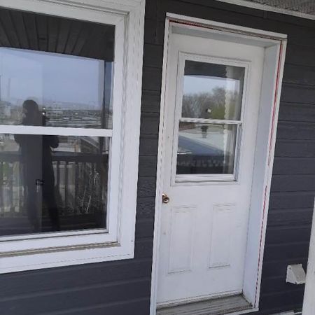 3 1/2 au centre ville près du Centre Vidéotron - Photo 3