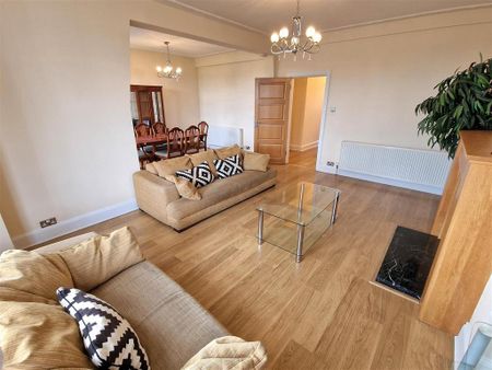 4 bedroom apartment to rent - Photo 3