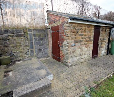 3 Bedroom House - Mid Terrace To Let - Photo 1