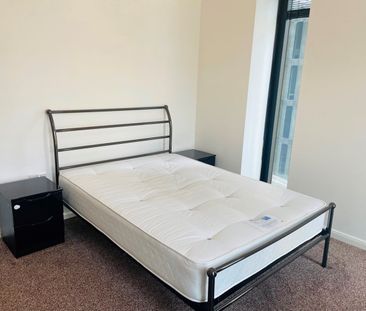 2 Bed Flat, Mann Island, L3 - Photo 1