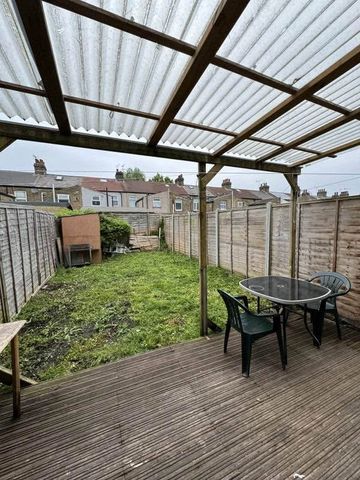 Room in a Shared Flat, Buller Road, N17 - Photo 5