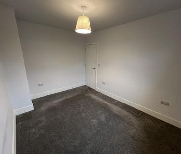 2 bedroom semi-detached house to rent - Photo 4