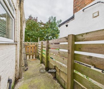 2 bedroom terraced house to rent - Photo 2