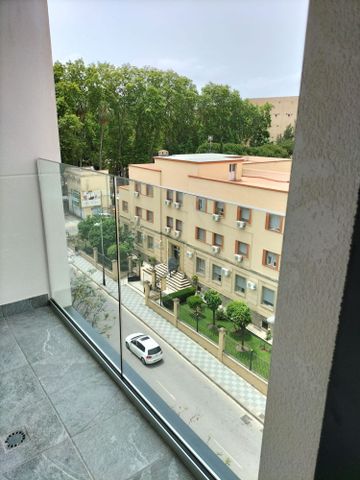 Alquiler de piso en Centro - Photo 2