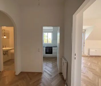 Erstbezug nach Renovierung! lichtdurchflutete 2- Zimmer Terrassenwohnung in Grinzing! - Photo 2