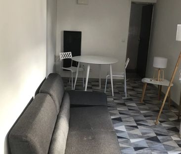 Location Appartement 2 pièces 25 m2 à Saint-Quentin - Photo 2