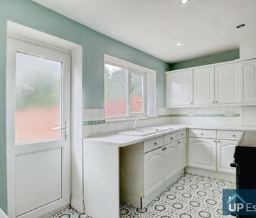 2 bedroom end of terrace house to rent - Photo 5