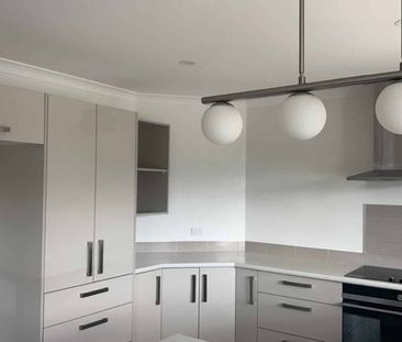 Well Presented Home with Office - Photo 3