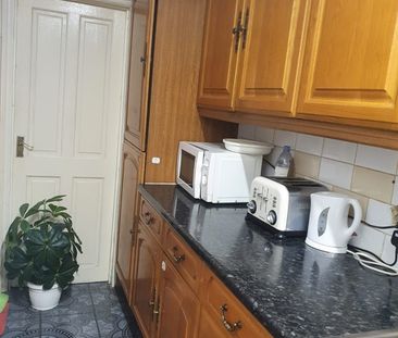 Room in a Shared House, Colville Road, E11 - Photo 5