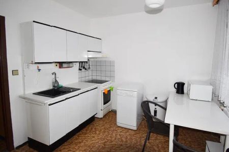 Pronájem bytu 1+1 - Brno - Bystrc - Teyschlova - balkon - CP 43 m - Photo 4
