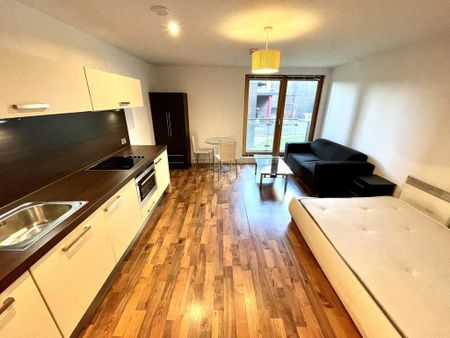 Studio to rent - Photo 2