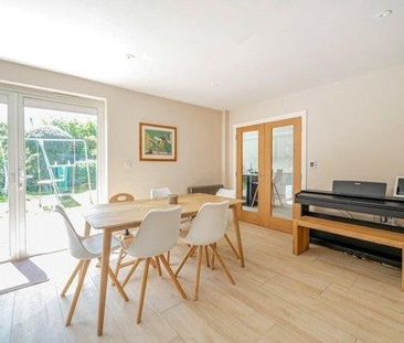 5 bedroom detached house to rent - Photo 3