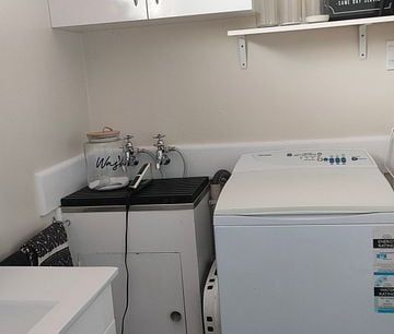 Private, fully fenced flat close to town - Photo 4