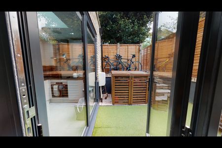 1 Bed Detached House, Himley Road, SW17 - Photo 3
