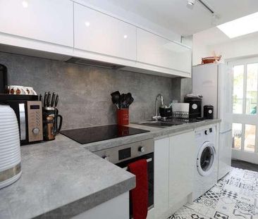 The Limes, Cowbridge, Vale Of Glamorgan, CF71 - Photo 6