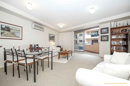 FULLY FURNISHED UNIT IN CONVENIENT LOCATION - Photo 2