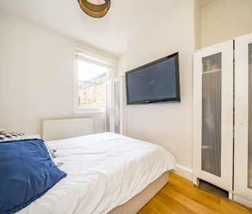 Eversleigh Road, London, SW11 - Photo 2