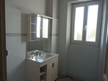 Location Appartement 4 pièces 108 m2 à Vierzon - Photo 3