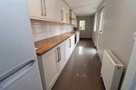 5 Pommern Parade, Castlereagh, Belfast, BT6 9FX - Photo 3
