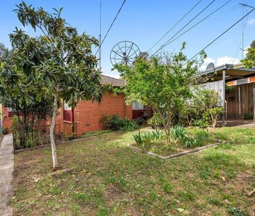 3 BEDROOM HOME IN GREAT LOCATION - Photo 2