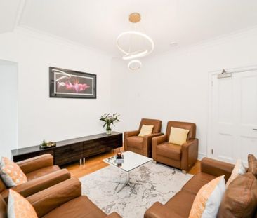 4 bedroom flat to rent - Photo 3